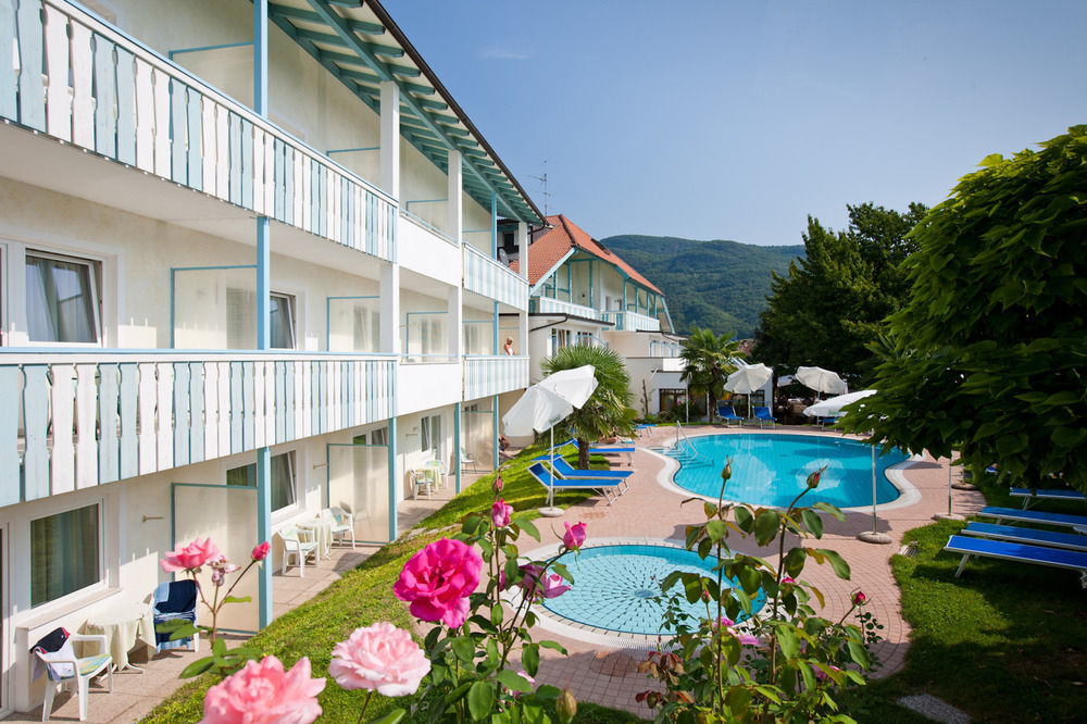 Hotel Thalhof Am See Caldaro Buitenkant foto
